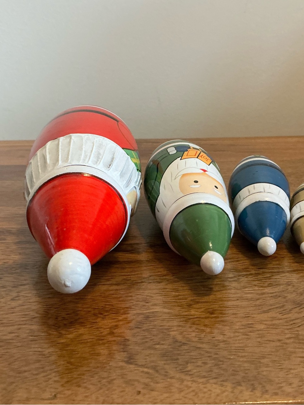 Set Of 5 Wooden Santa Claus Nesting Doll Figurine Set Holiday Decor Multicolor - Picture 5 of 13